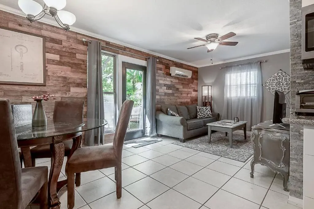Dexters Cottage Near Downtown And Cafes Tampa 0*,  United States